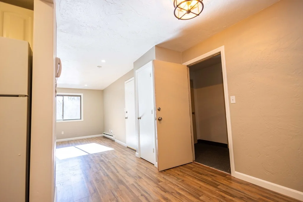 21 Erick Rd, Mansfield