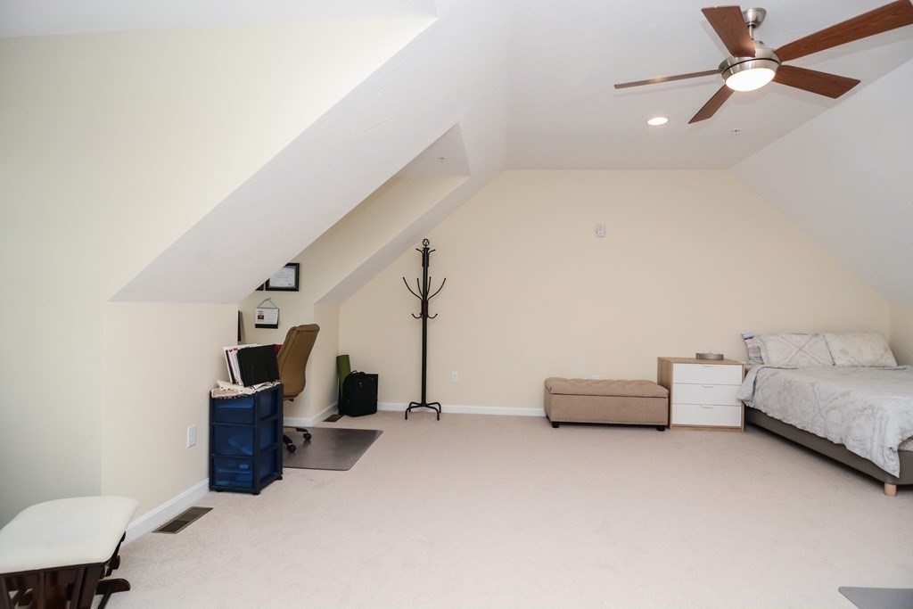 1975 Middlesex St, Lowell