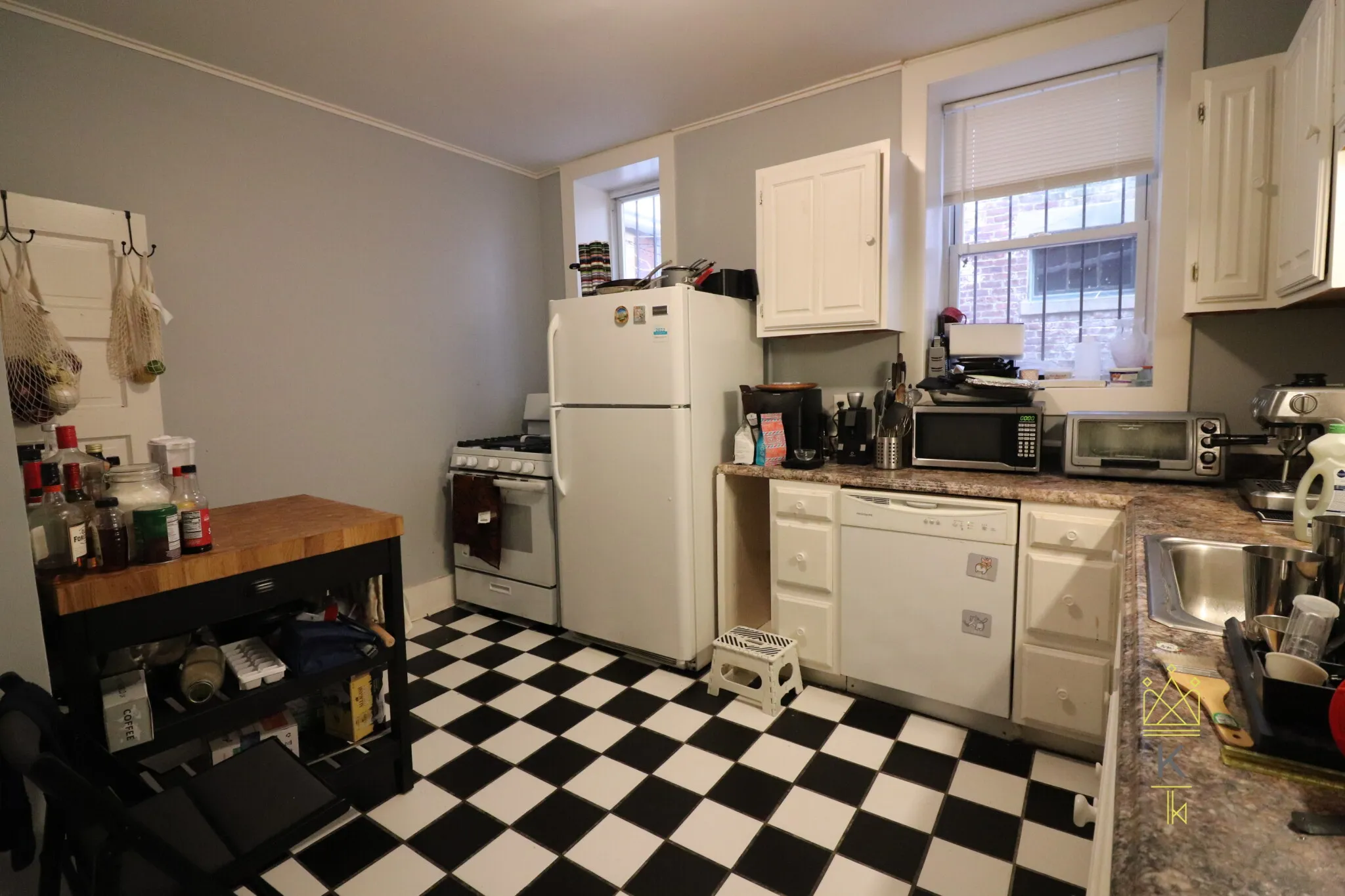 136 Pleasant St, North Brookline