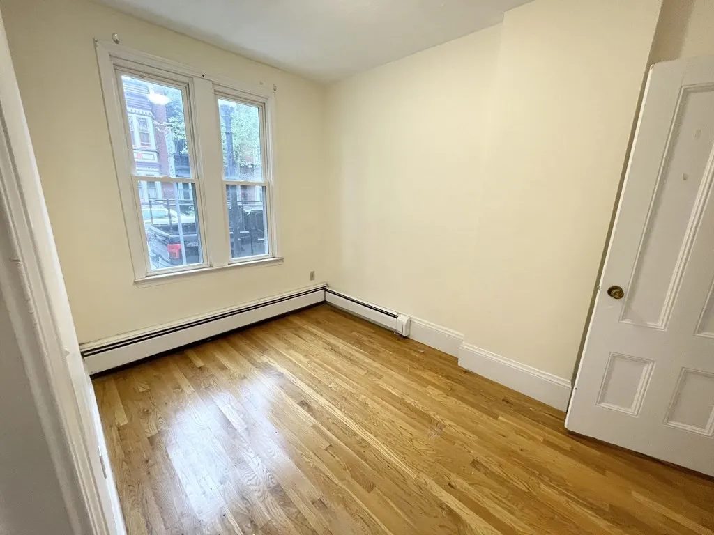 16 Greenwich St, South End