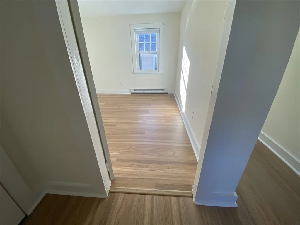 16 Stonecleve Rd, Wellesley