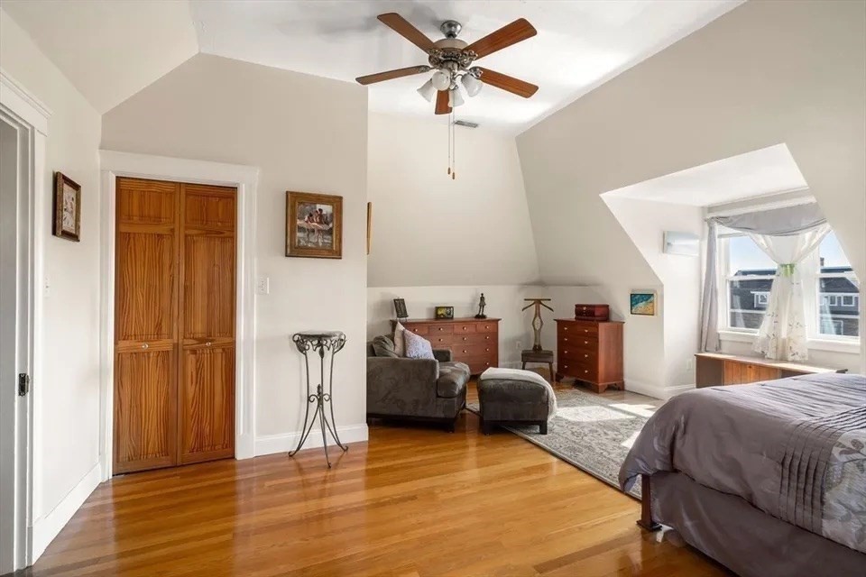 106 Grovers Ave, Winthrop