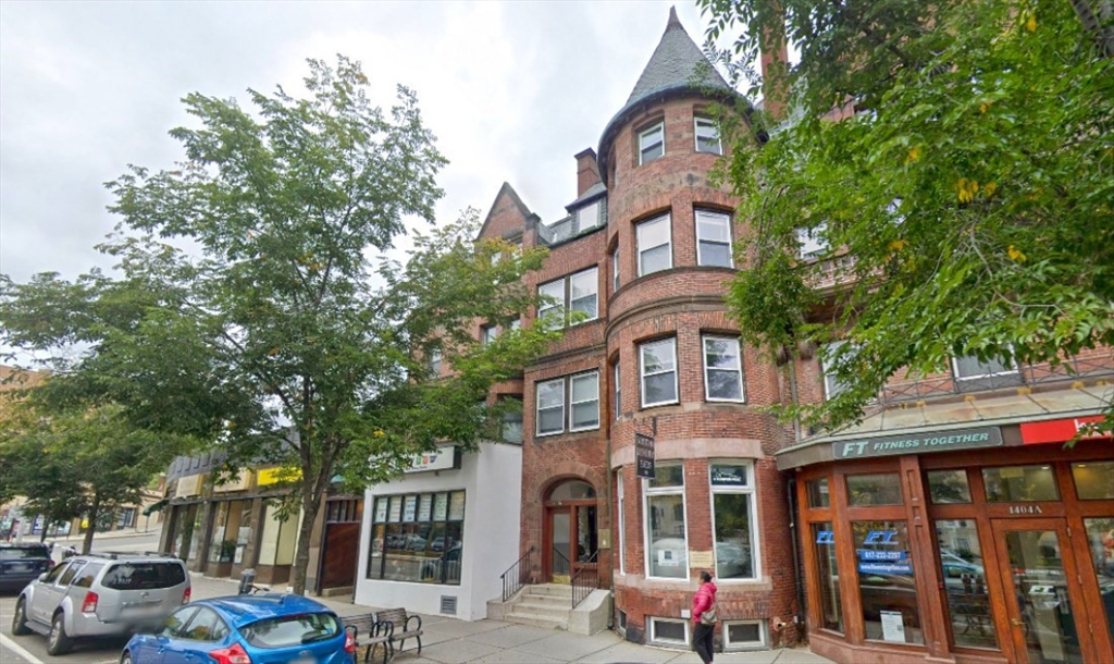 1406 Beacon St, Corey Hill