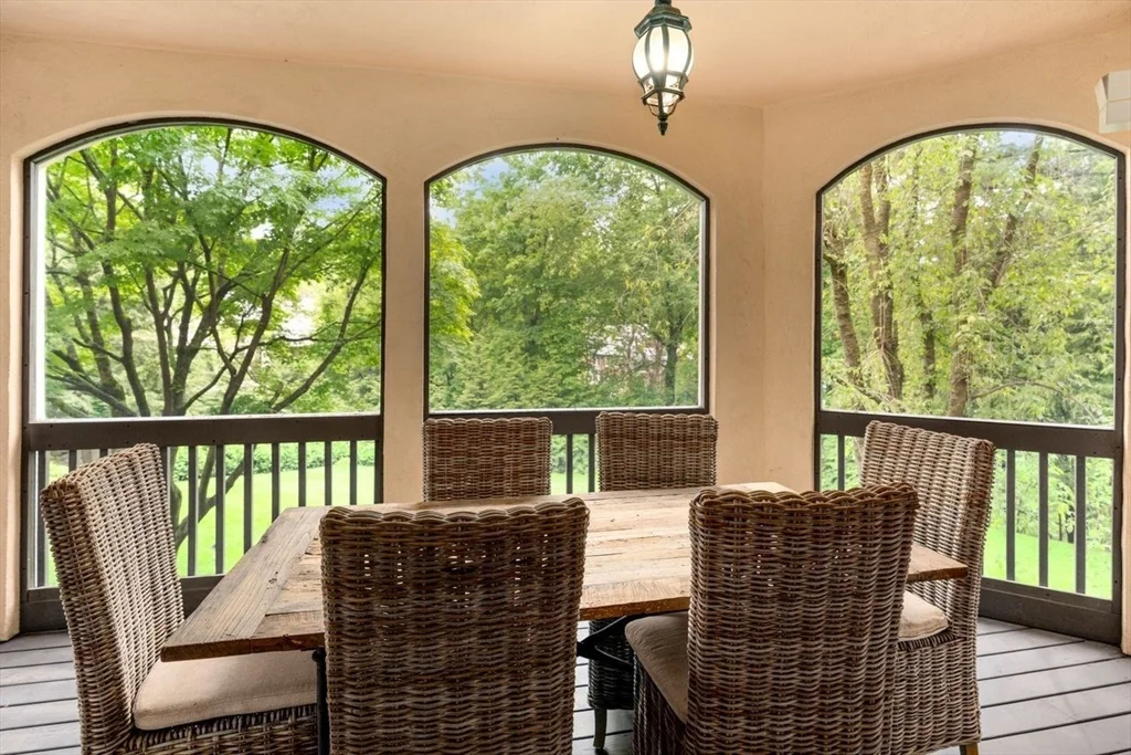 85 Gate House Rd, Chestnut Hill