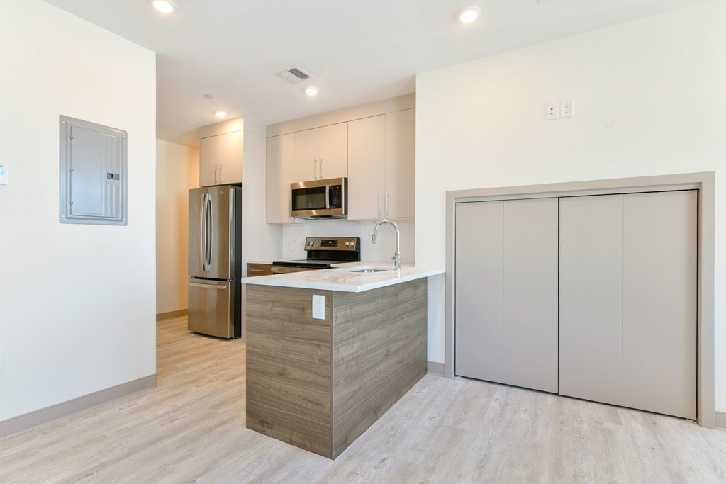 400 Dorchester St, South Boston