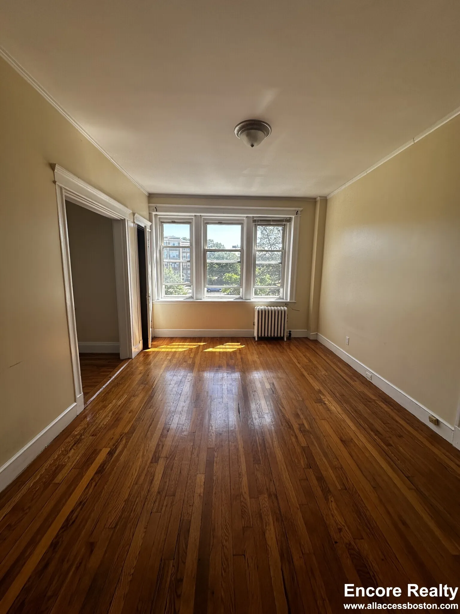 1637 Commonwealth Ave, Brighton