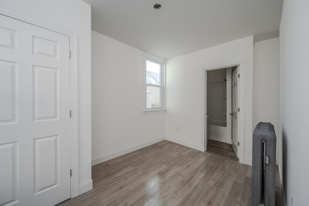 348 Walker St, Highlands