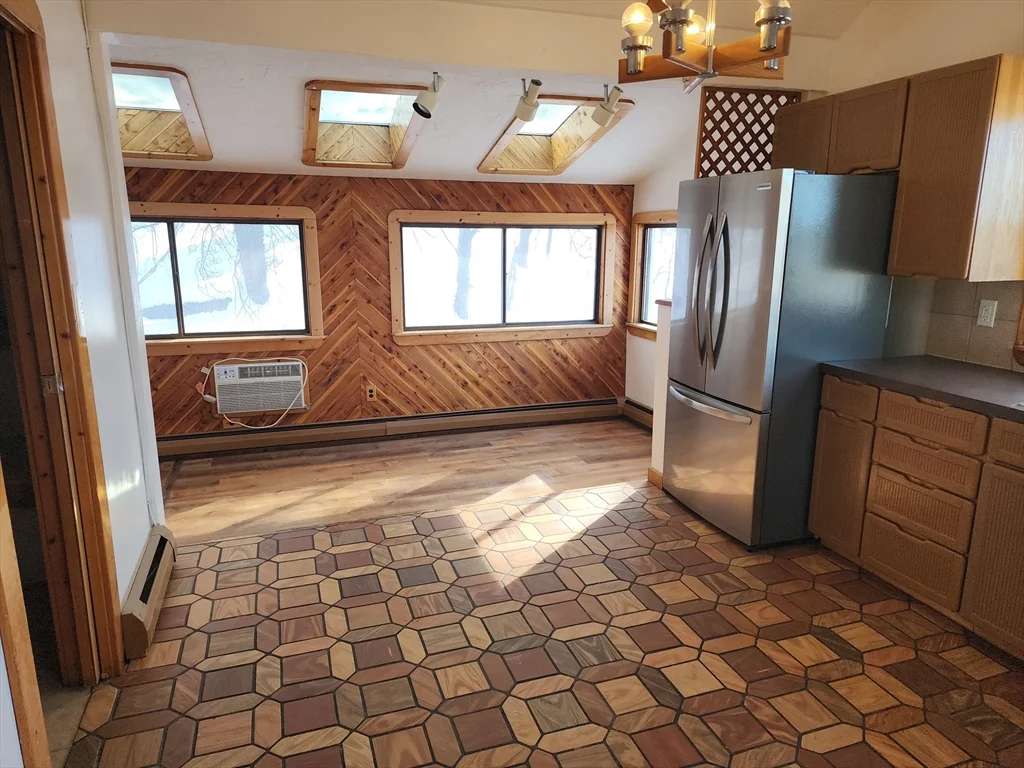 586 Franklin St, Worcester