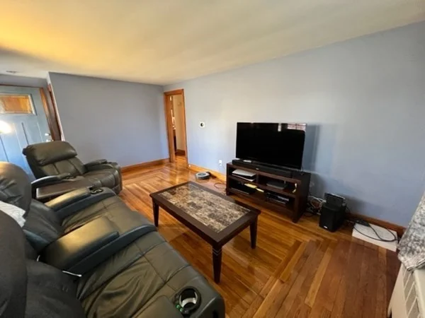 375 Elm St, Braintree