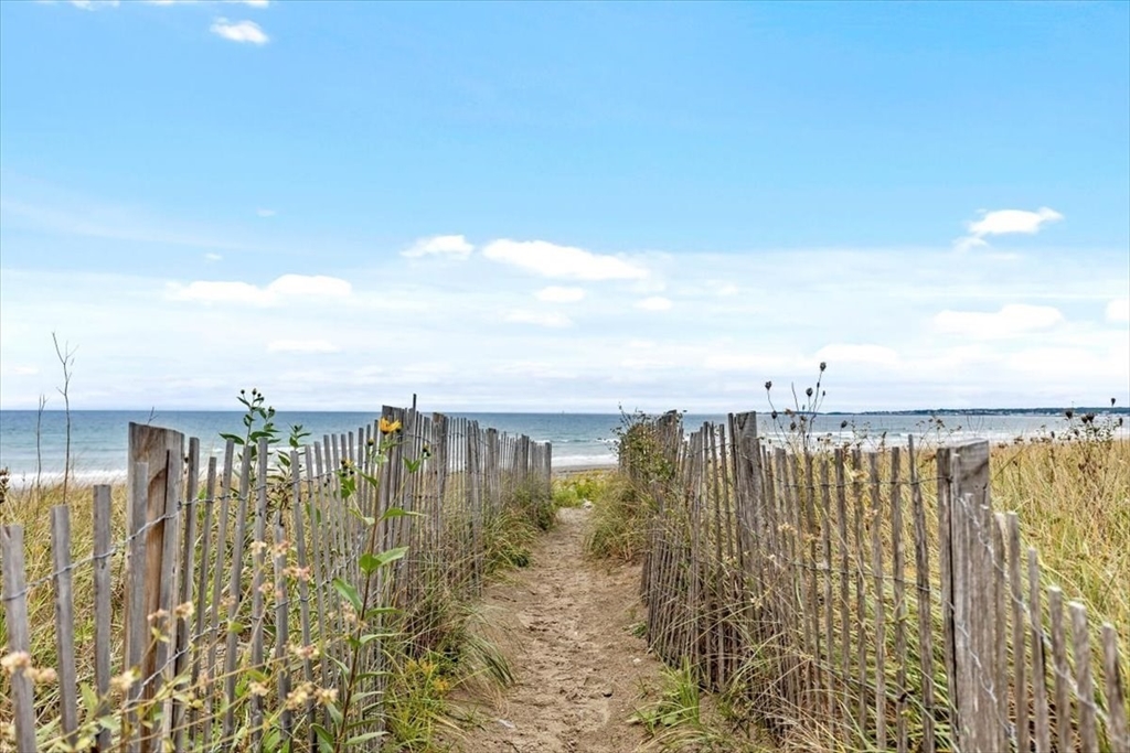 80 Central Ave Summer, Hull