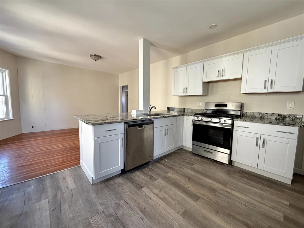 21 Oakland Ave, Everett