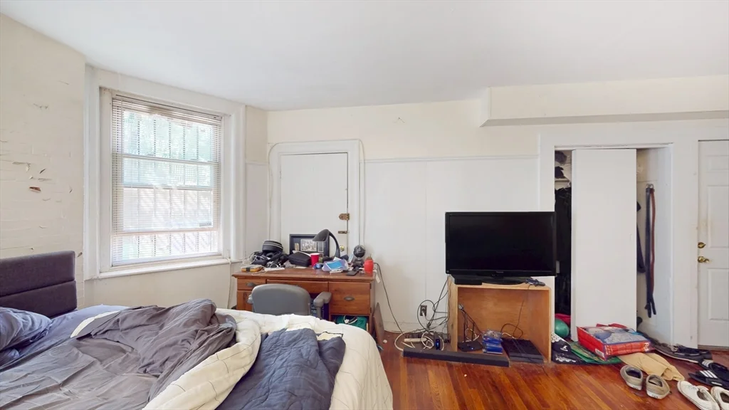 1069 Beacon St, Coolidge Corner