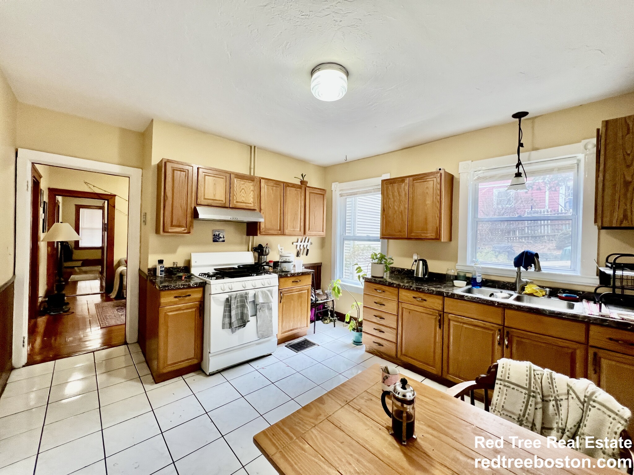 69 Woodlawn St, Jamaica Plain