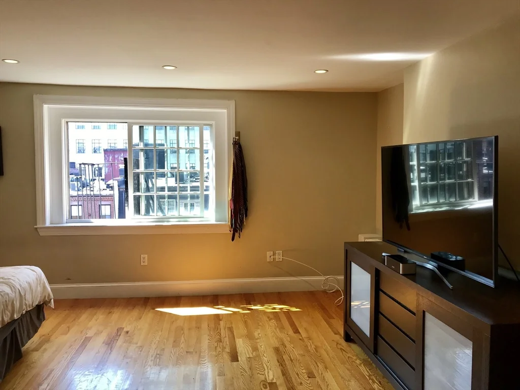 76 Commonwealth Ave, Back Bay