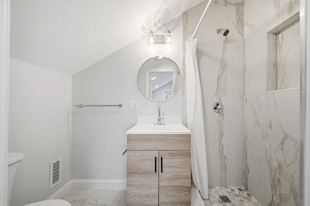 9 Logan Ave, Medford