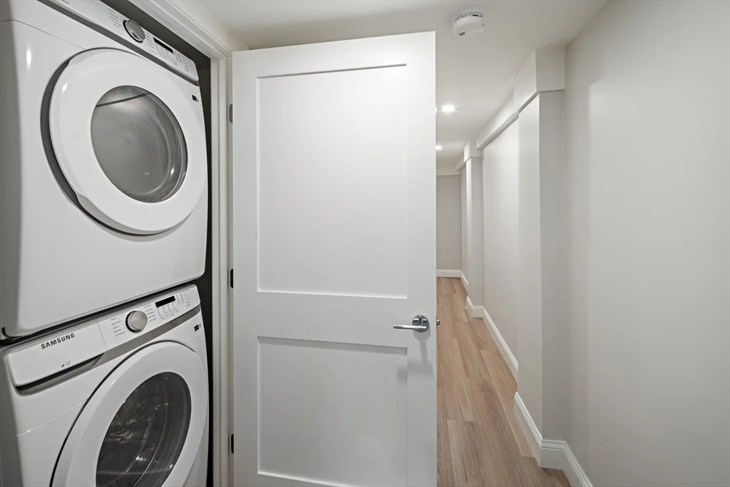 206 Byron St, East Boston