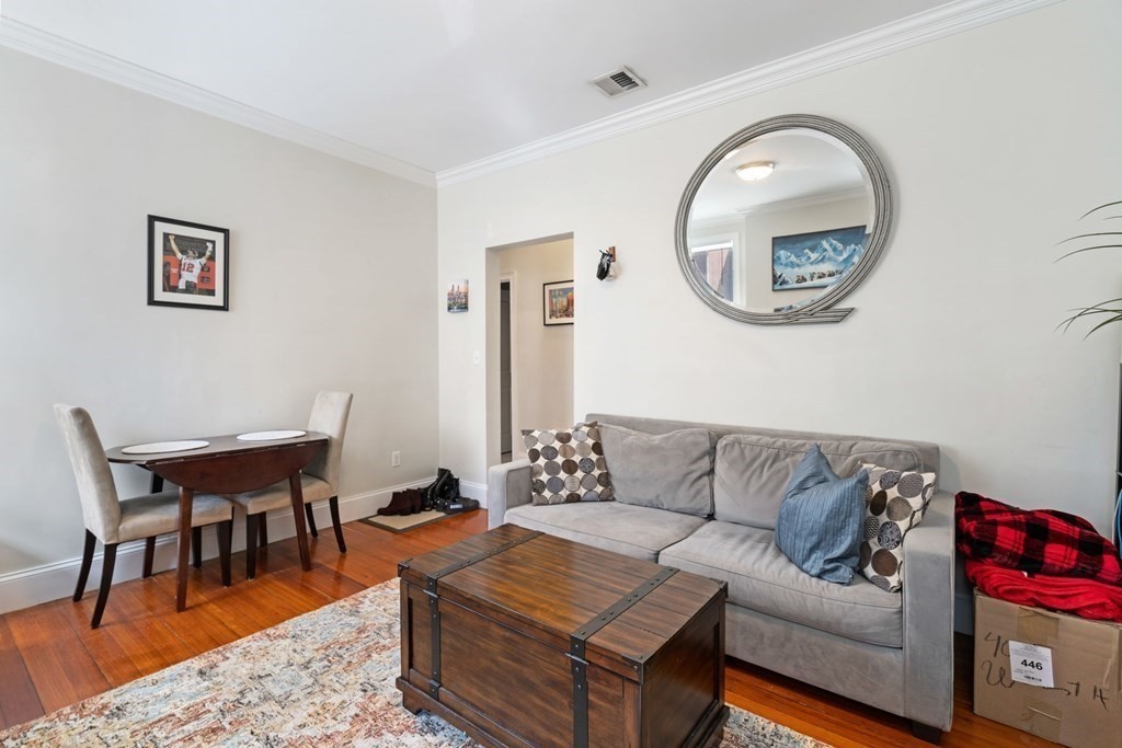 14 Gloucester St, Back Bay