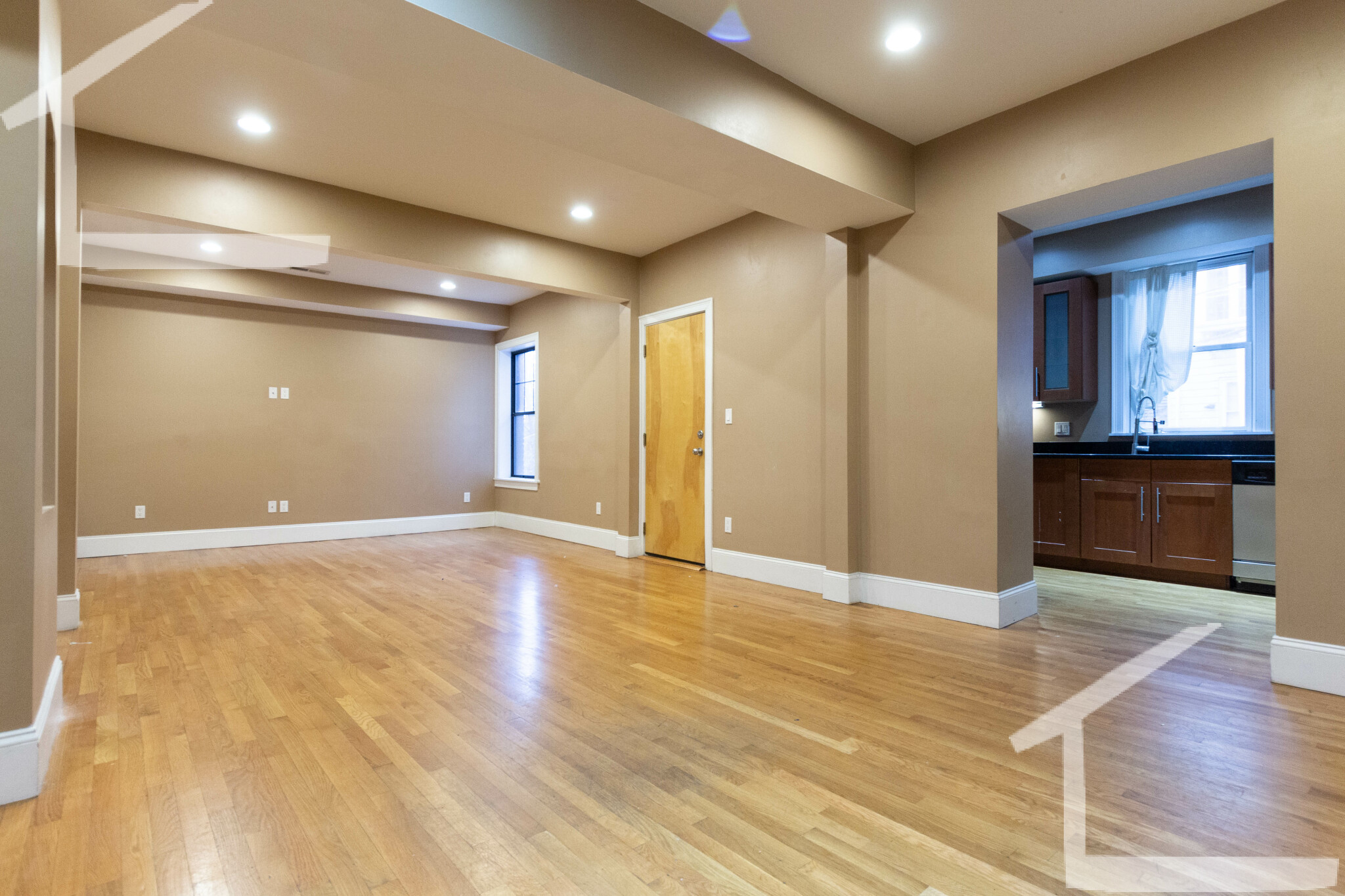 1592 Beacon St, Corey Hill