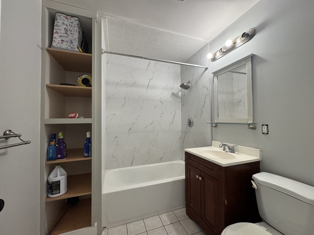 71 Harborview St, Dorchester