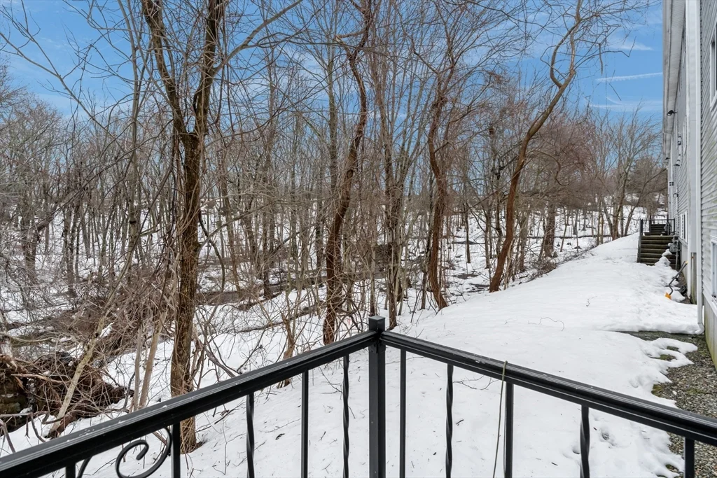 5455 N Main St, Fall River