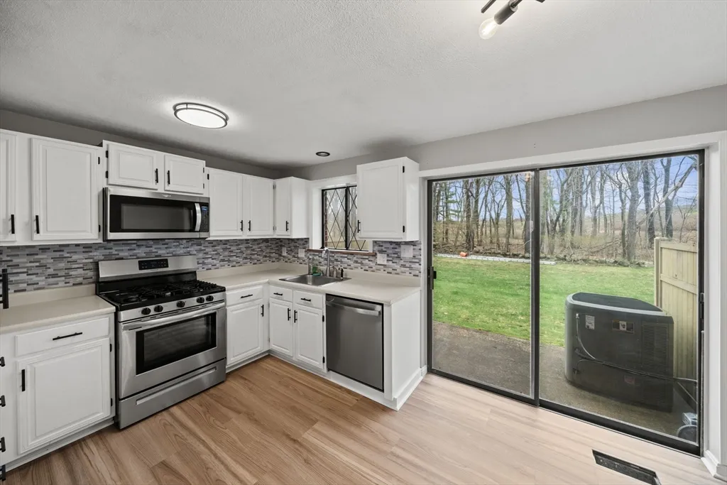 68 Sterling Ln, Bradford