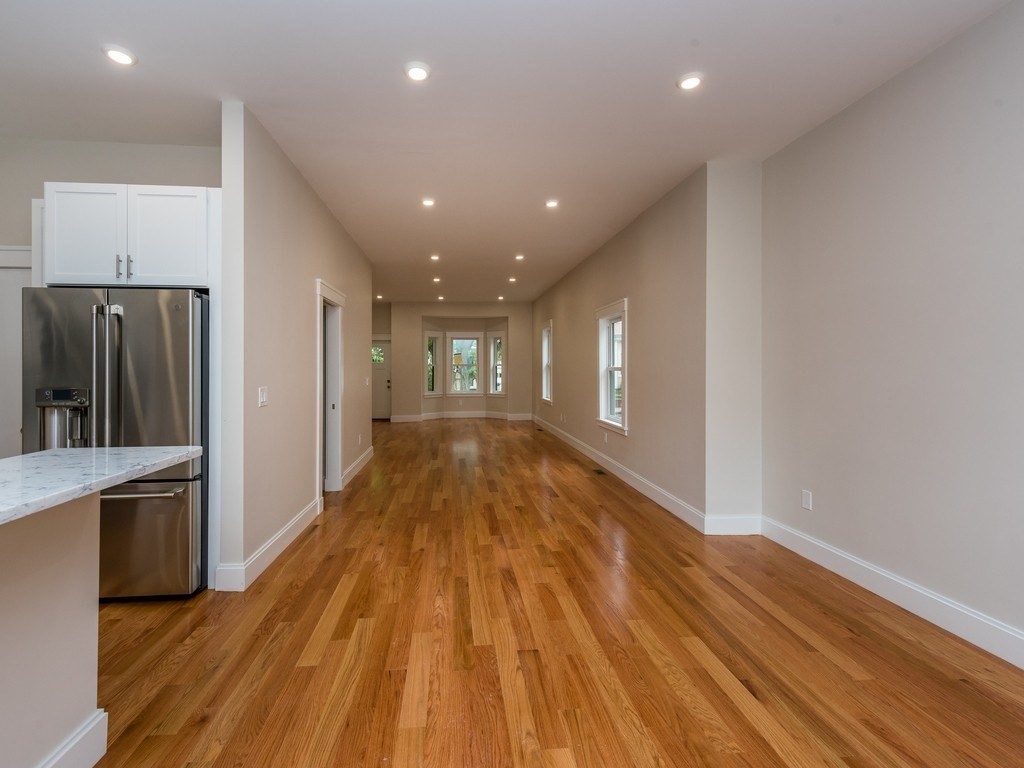 47 Wallace St, Tufts