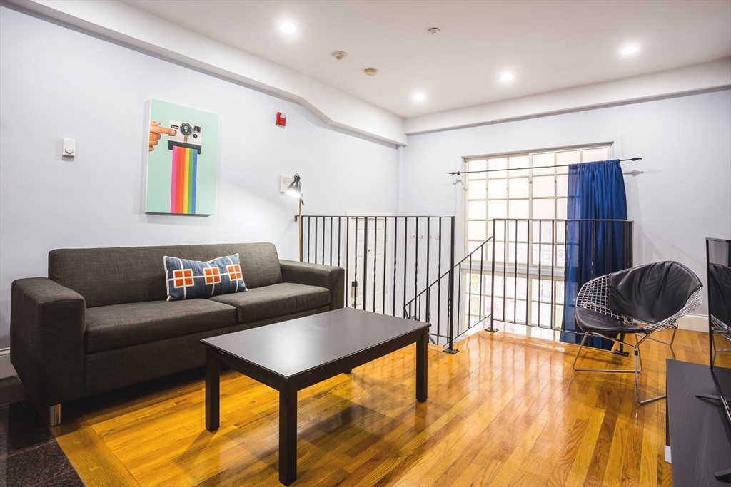 90 Warrenton St, Back Bay