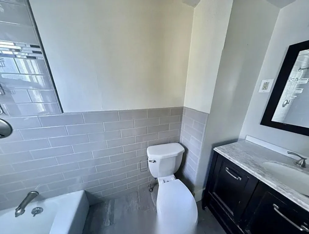 14 Dow St, West Somerville