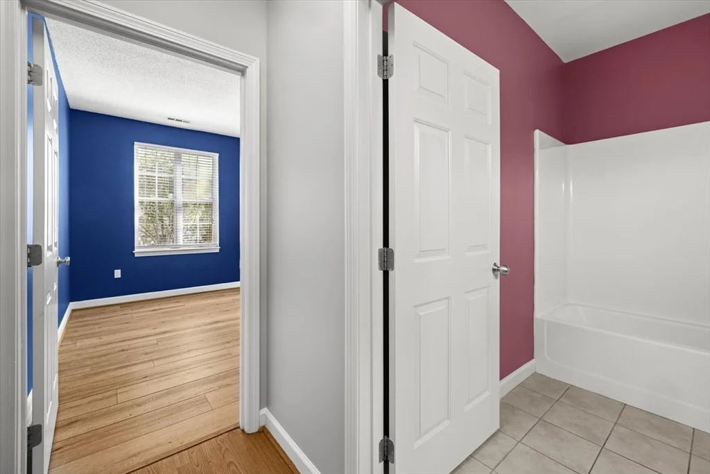 21 Hampshire Rd, Methuen