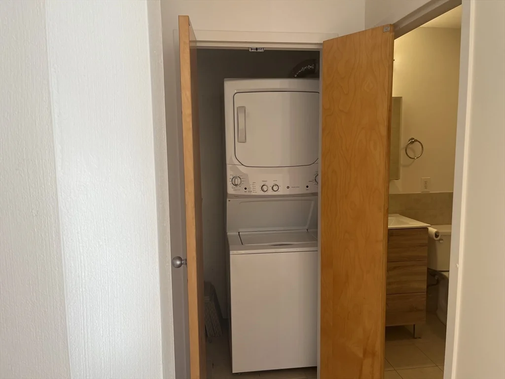 449-463 Washington, Midtown