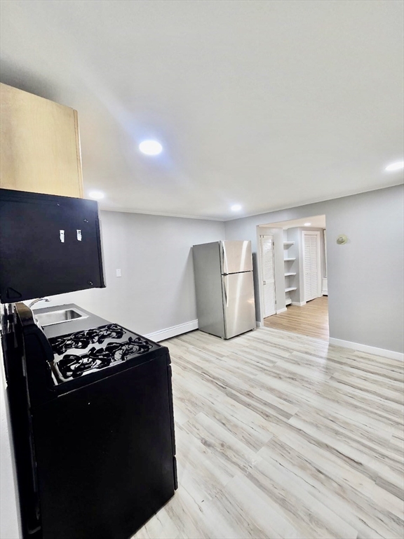 61 Gates St, South Boston