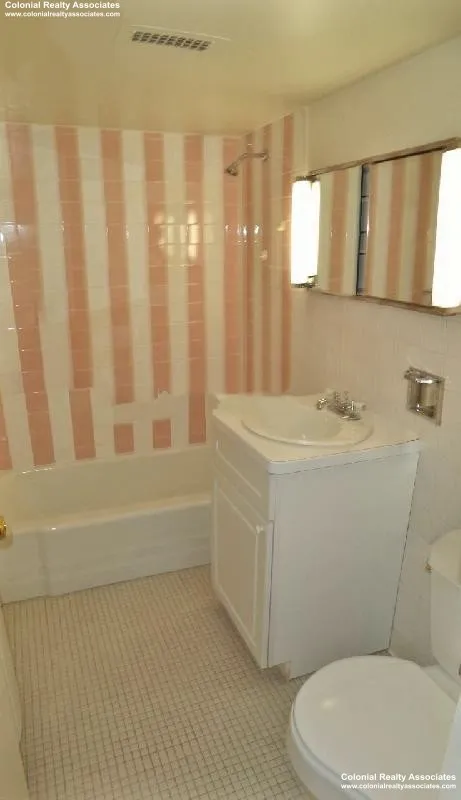 101 Monmouth St, Longwood