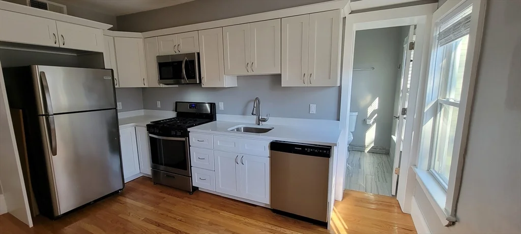 1 Mount Pleasant Pl, Roxbury