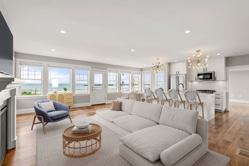 176 Winthrop Shore Dr, Winthrop