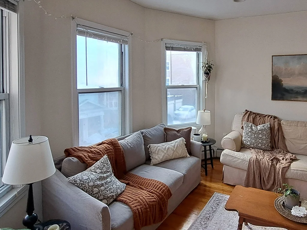 143 Hillside St, Mission Hill