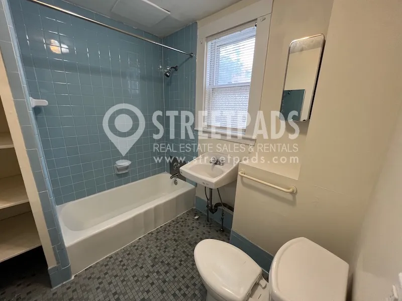 381 Harvard St, Mid-Cambridge