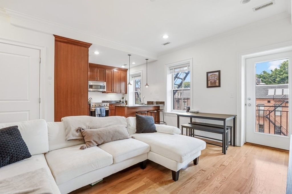 668 Massachusetts Ave, South End