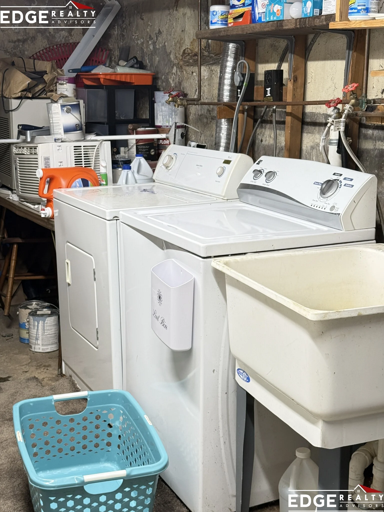 16 Lyons Ct, Watertown