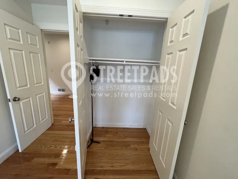 379 Harvard St, Mid-Cambridge