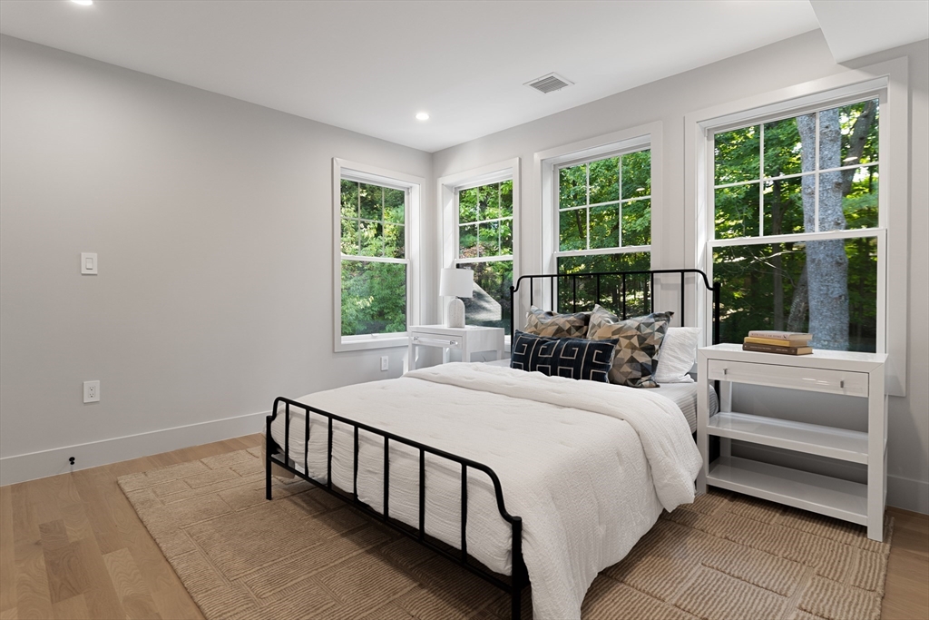 100 Varick Rd, Waban