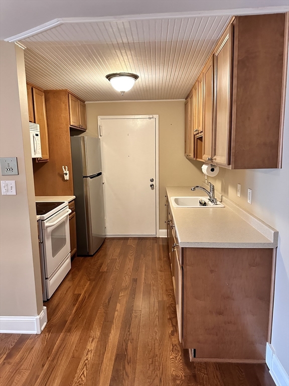 9 Silver Hill Ln, West Natick