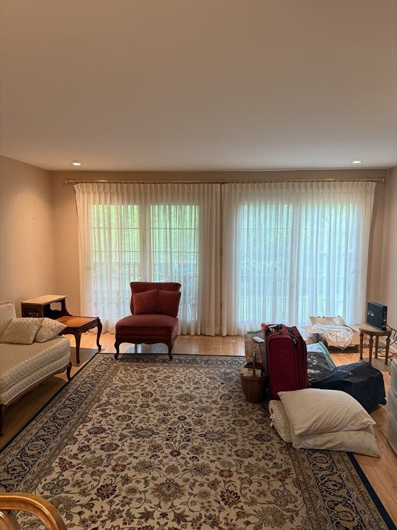 36 Essex Green Ln, Peabody