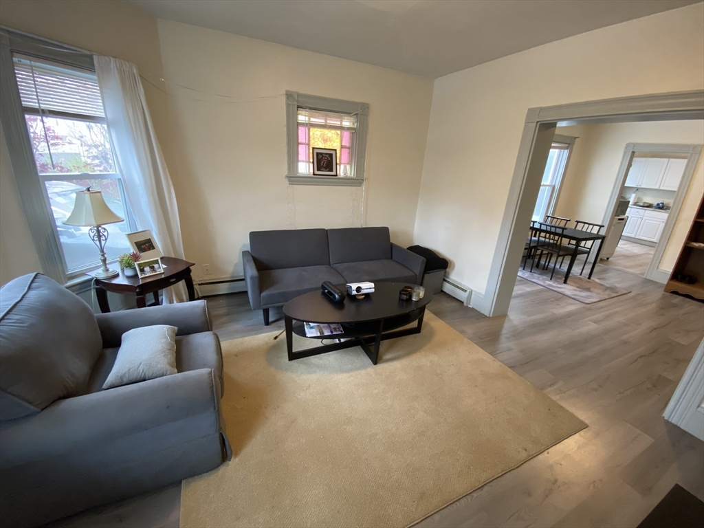 16 White St Pl, Spring Hill