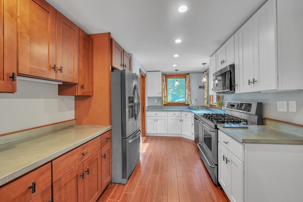 211 Mendon St, Hopedale