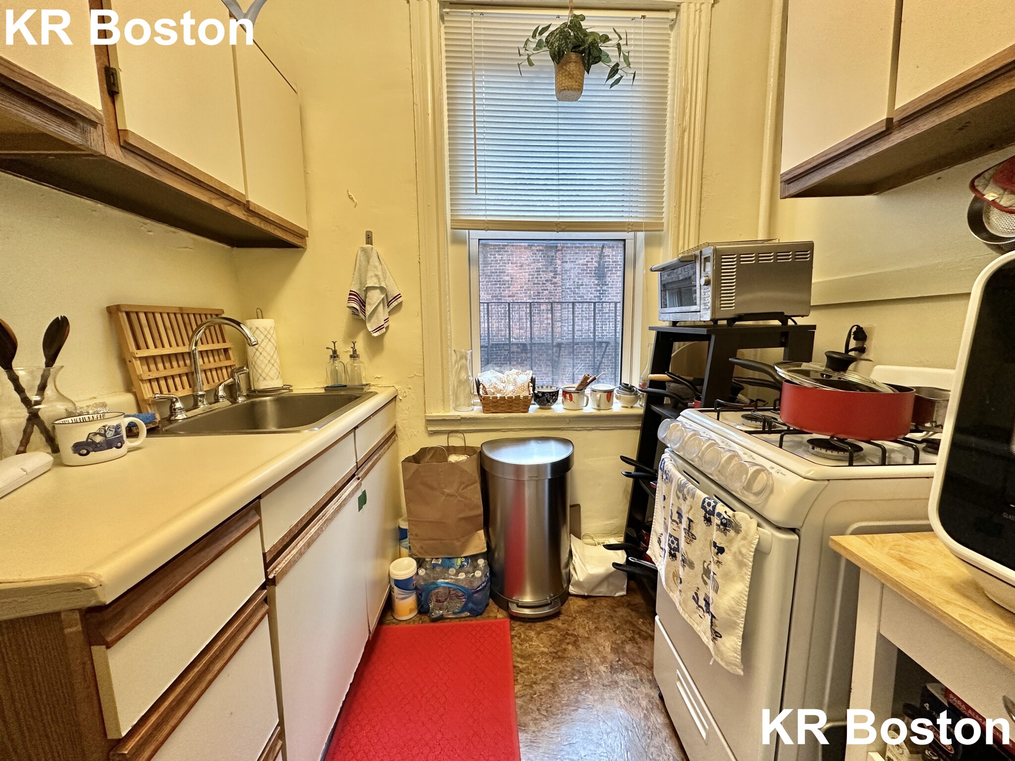 1 bed, 1 bath apartment for rent at 32 Queensberry St Unit 9, Fenway — photo 2 of 3