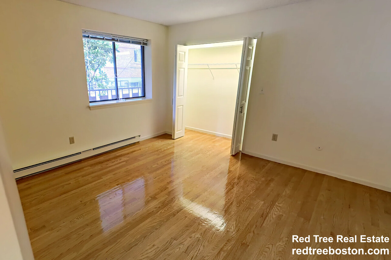 1 bed, 1.5 bath apartment for rent at 320 Hammond Pond Pkwy Unit 302, Newton — photo 7 of 14