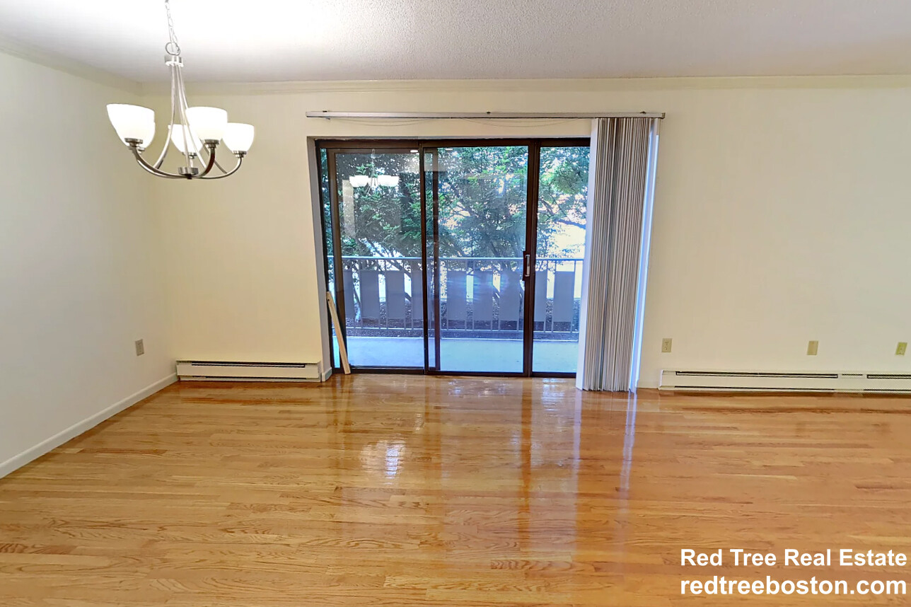 1 bed, 1.5 bath apartment for rent at 320 Hammond Pond Pkwy Unit 302, Newton — photo 2 of 14