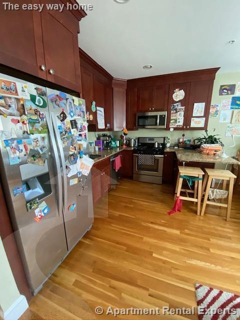 106 Walnut St, Prospect Hill