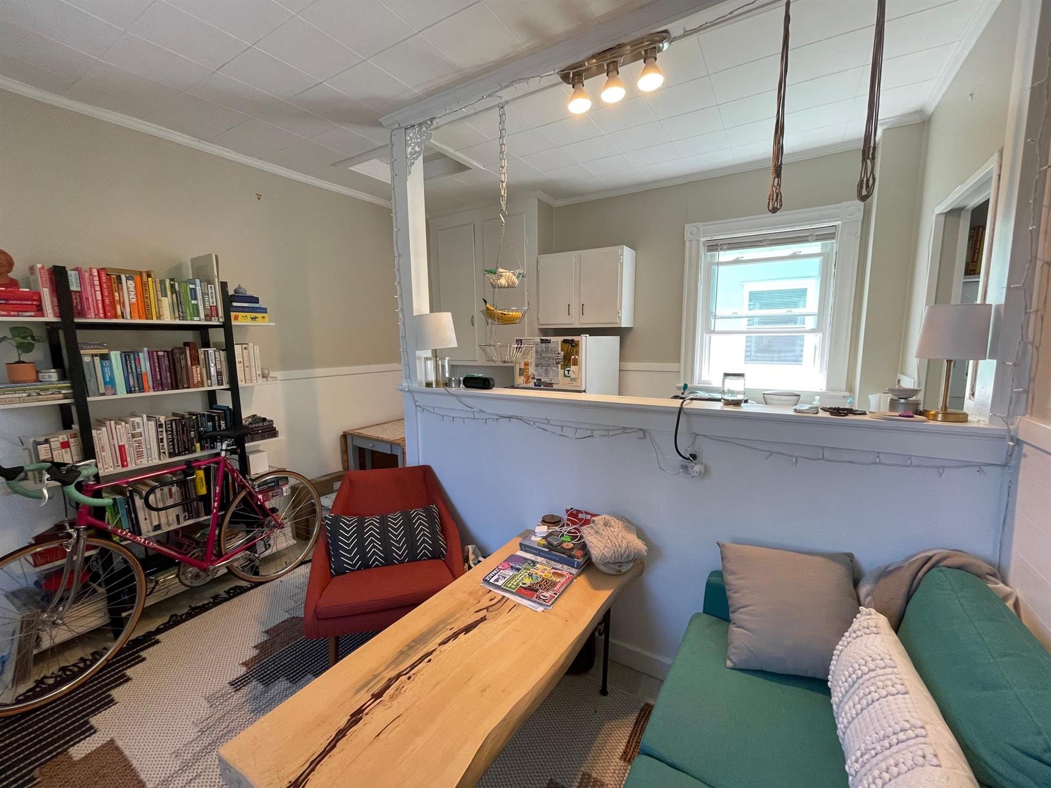 Studio bed, 1 bath apartment for rent at 75 Dover St Unit A, Davis Square — photo 4 of 11