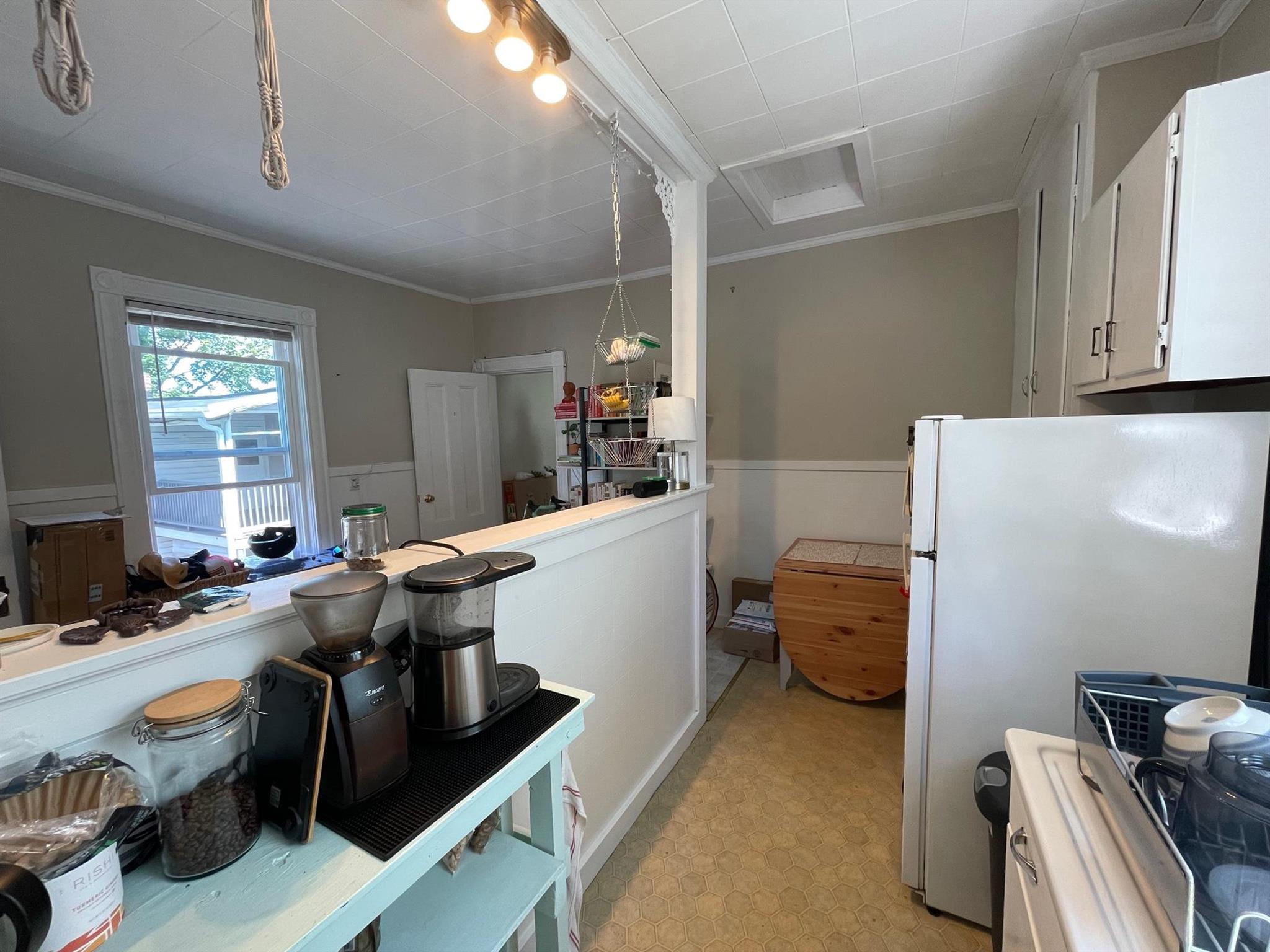 Studio bed, 1 bath apartment for rent at 75 Dover St Unit A, Davis Square — photo 8 of 11